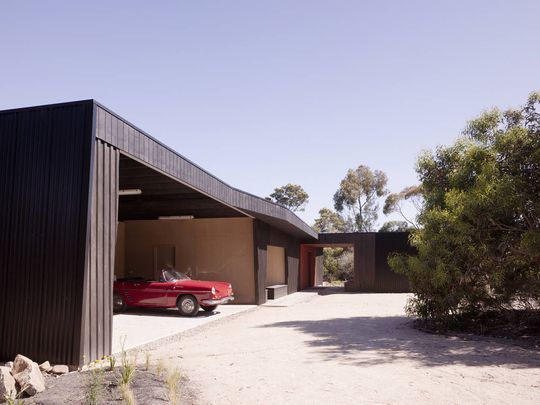 Somers Courtyard House by Opat Architects (via Lunchbox Architect)